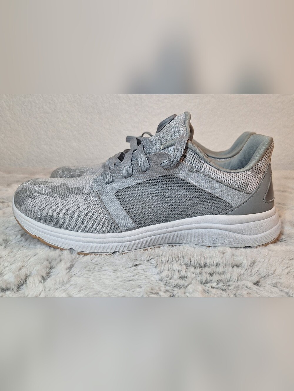 Avia Gray & Silver Shimmer Camo Memory Foam Sneakers Size 7.5